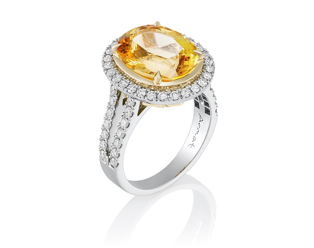 WHITE / YELLOW